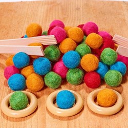 Cosy FELT BALLS (64PK)