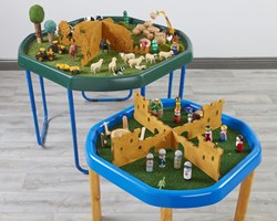Cosy Tuff Spot Small World Settings Castle and Farm (2Pk)