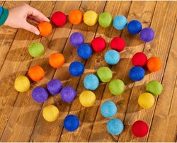 Cosy Large Pom Pom Rainbow Felt Balls 35Pk